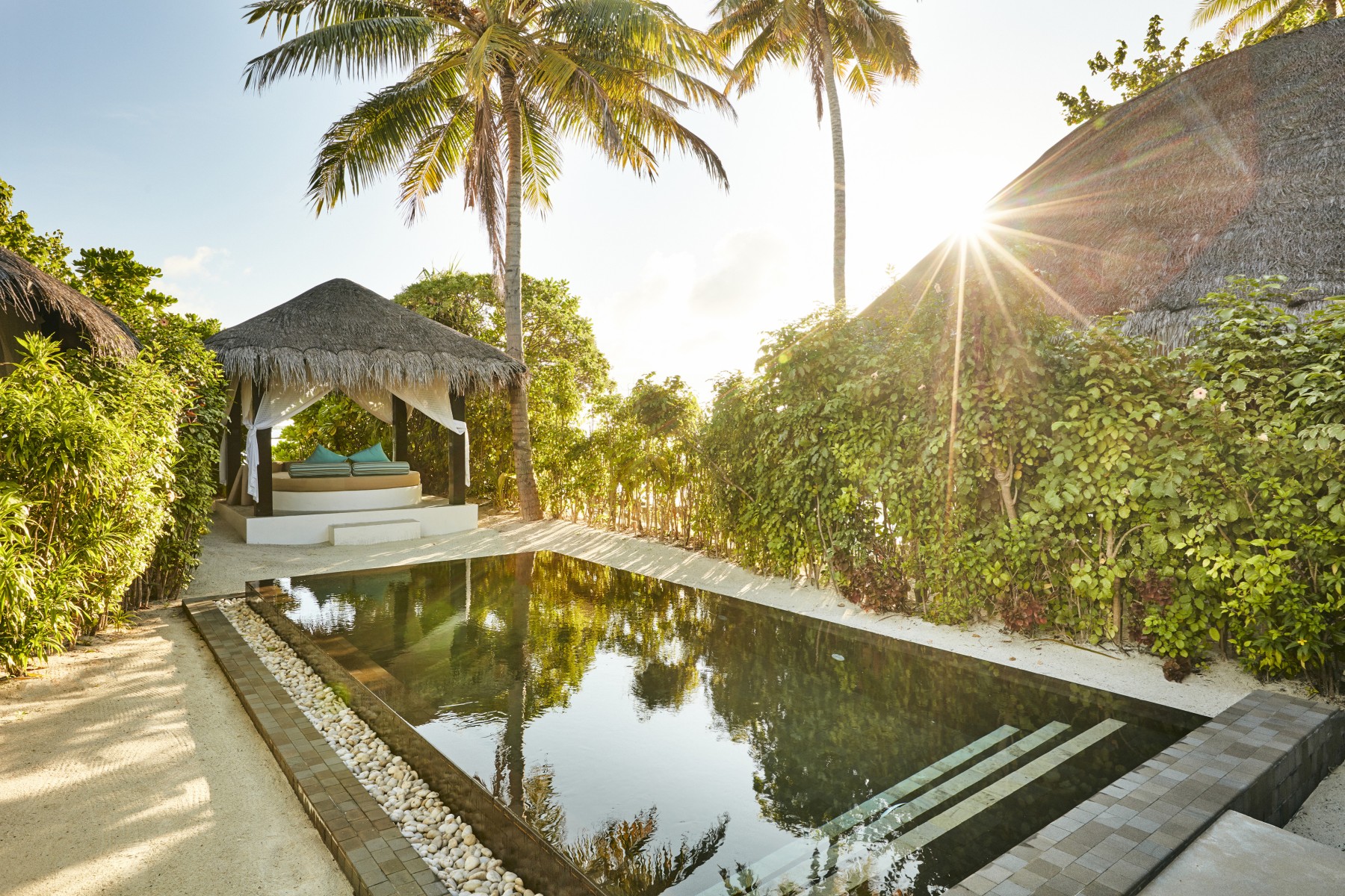 Deluxe Beach Villa with Pool